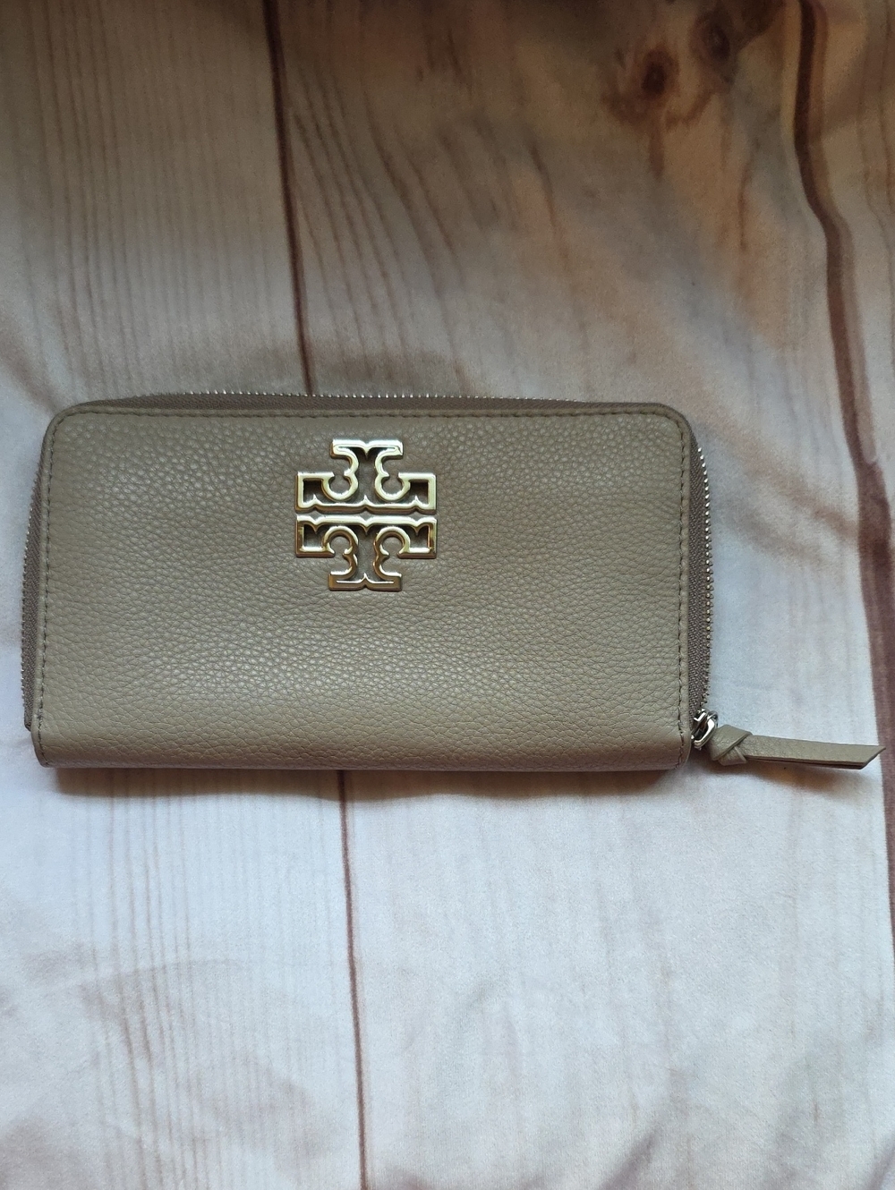 Tory Burch Britten Zip Continental Wallet in a Taupe French Grey Pebbled Leather